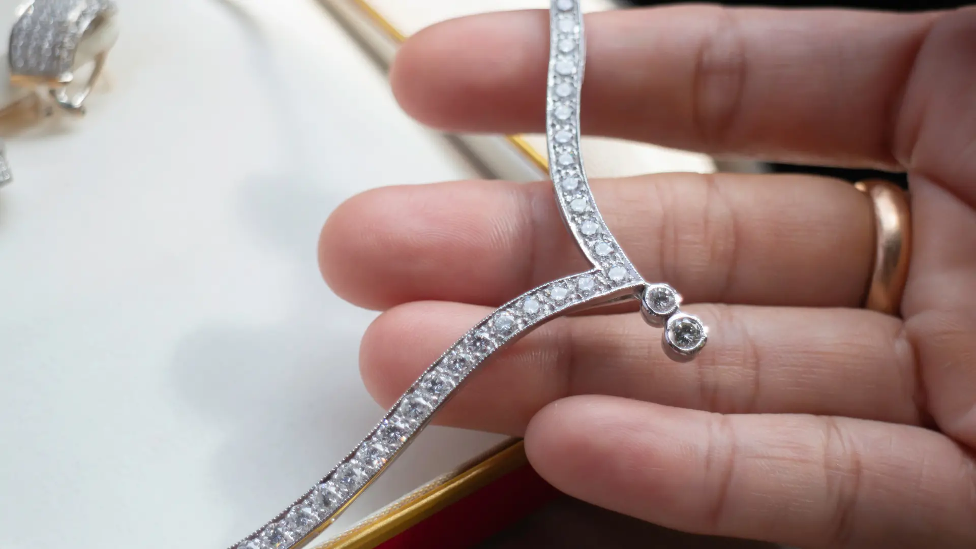 sell jewellery for cash near me